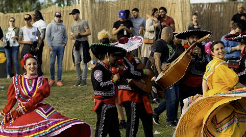 Mariachi orkest en danseressen